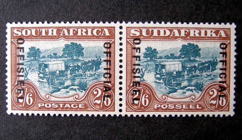 UNION OF S.A. Mint - 2s.6d. Official Pair (No.20) - Roto Printing 1930-47