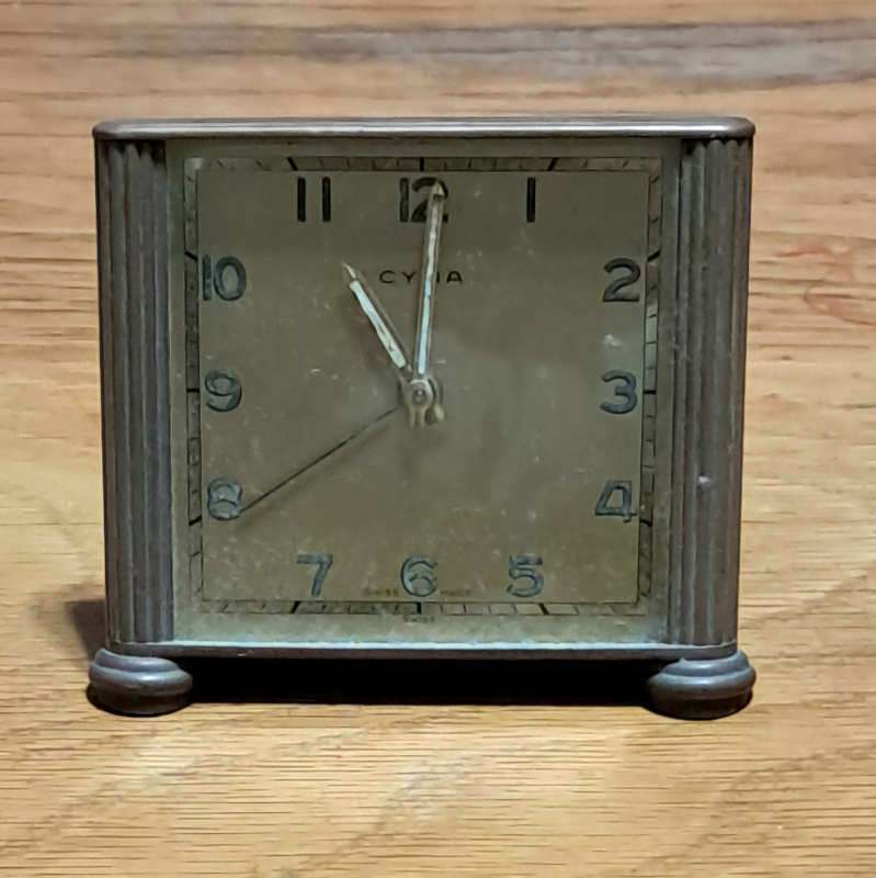 Cyma travel clock