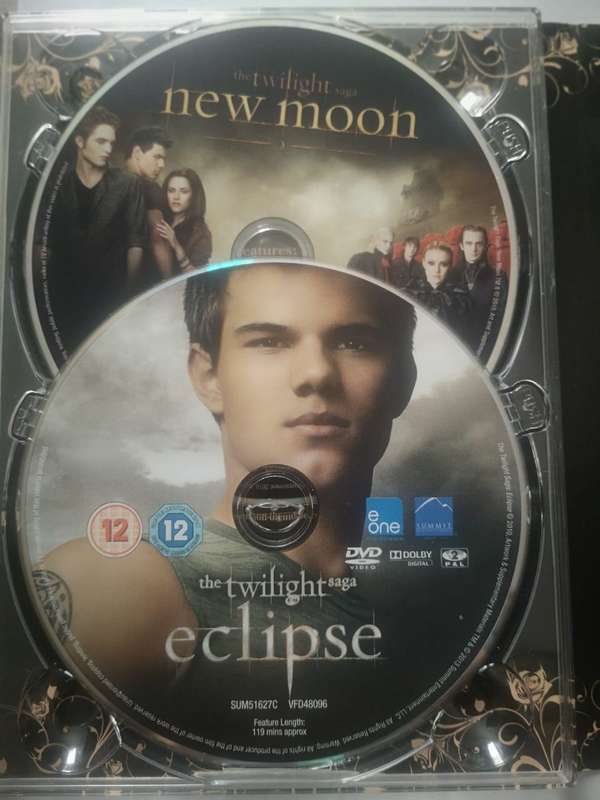 The Twilight Saga 5 Disc DVD Bundle Set