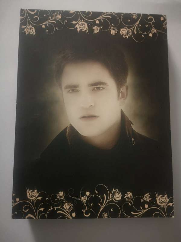 The Twilight Saga 5 Disc DVD Bundle Set