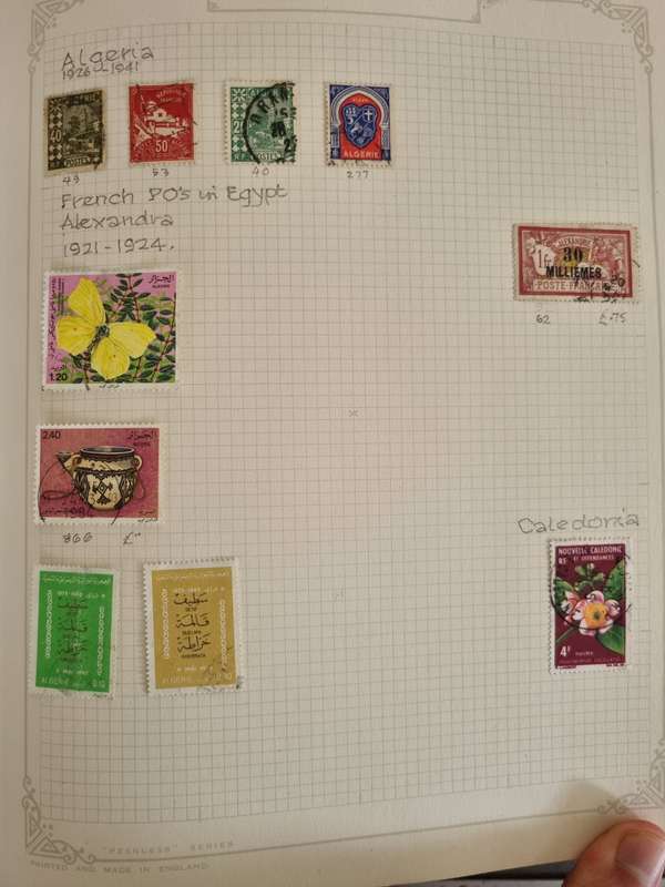 NEW AGE STAMP ALBUM SPRINGBACK WITH FRENCH COLONIES MINT/USED. AS PER IMAGES. NB: PLEASE READ BELOW!
