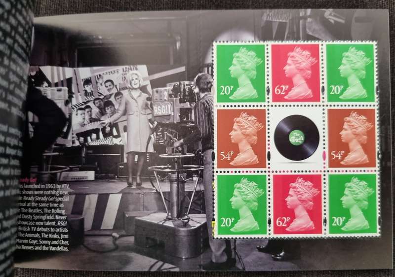 GB 2010 CLASSIC ALBUM COVERS BOOKLET DX48 MINT AND COMPLETE. AS PER IMAGES. CV GBP 18. NICE ITEM.