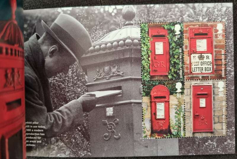 GB 2009 'TREASURES OF THE ARCHIVE' MINT AND COMPLETE BOOKLET. SG DX46. CV GBP 18. NICE ITEM.