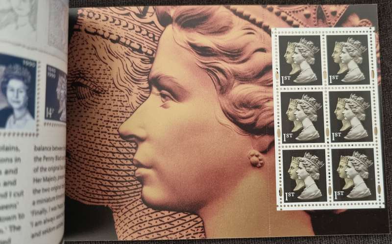 GB 2000 `Special by Design` mint and complete booklet. SG dx24. As per images. CV GBP 45. Nice item.