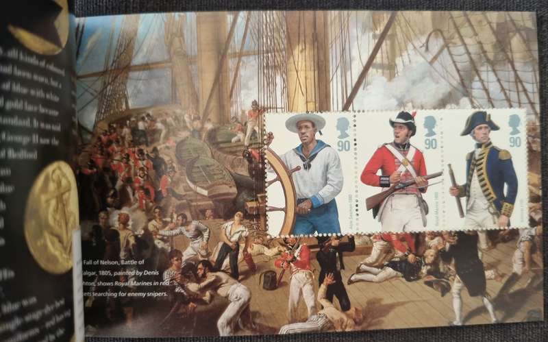 GB 2009 ROYAL NAVY UNIFORMS MINT AND COMPLETE PRESTIGE BOOKLET. SG DX47. CV GBP 17. NICE ITEM.