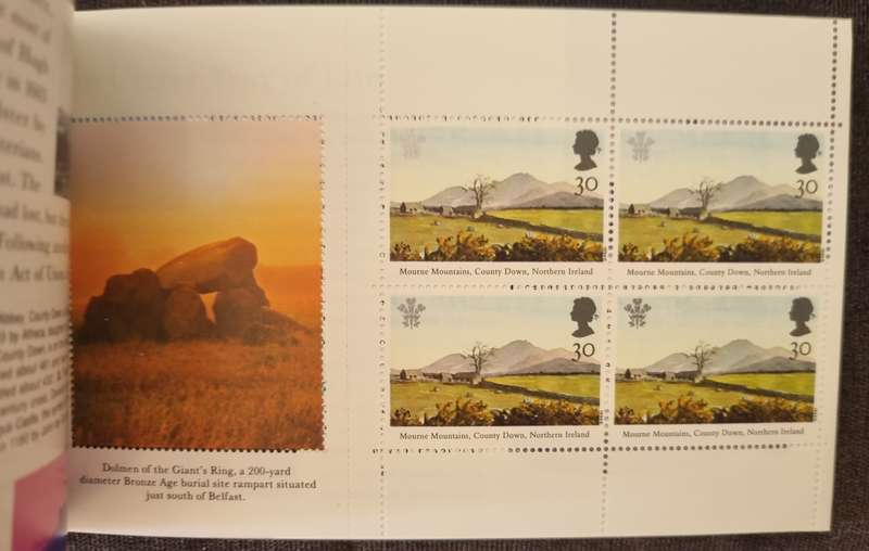 GB 1994 `NORTHERN IRELAND` MINT AND COMPLETE BOOKLET. SG DX16. AS PER IMAGES. CV GBP 28.