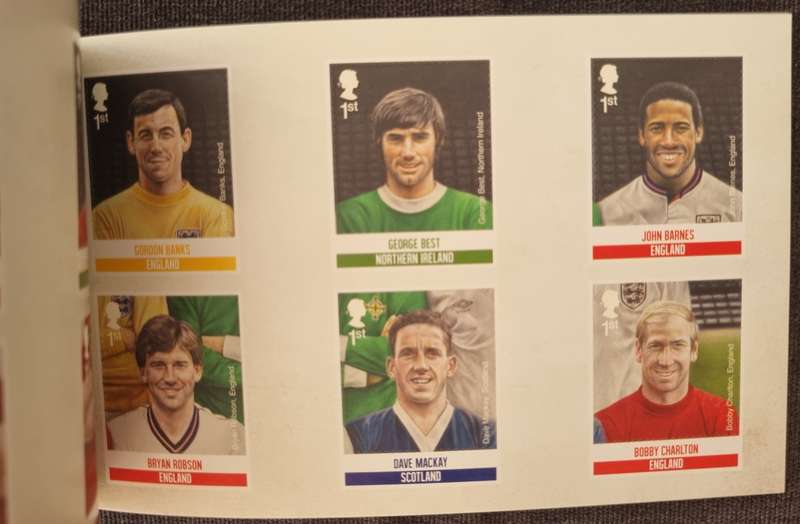 GB 2013 FOOTBALL HEROES MINT PRESTIGE BOOKLET DY7. IN OPENED FOIL PACKAGING. CV GBP 26. NICE ITEM.