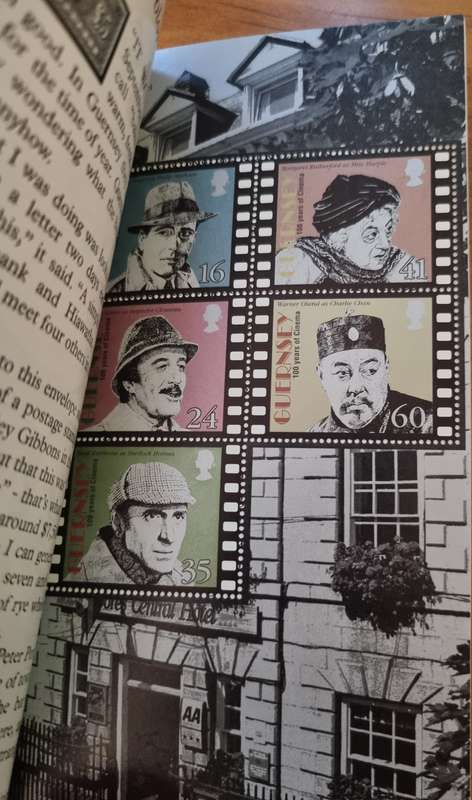GUERNSEY 1996 100 YEARS OF CINEMA MINT PRESTIGE 7 POUND STAMP BOOKLET SG SB55. AS PER IMAGES.