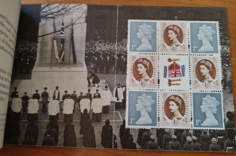 GB 2012 QEII THE DIAMOND JUBILEE MINT AND COMPLETE PRESTIGE BOOKLET SG DY04. CV GBP 20. READ.