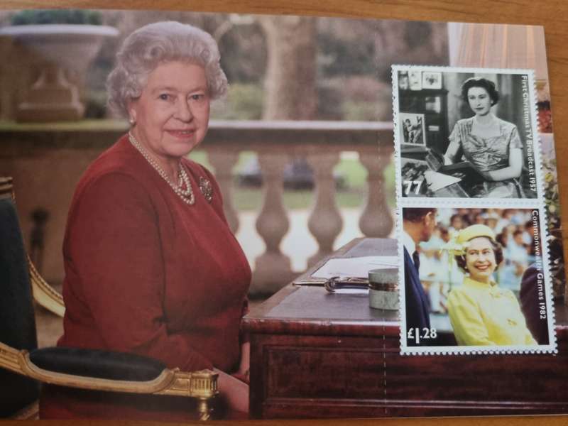 GB 2012 QEII THE DIAMOND JUBILEE MINT AND COMPLETE PRESTIGE BOOKLET SG DY04. CV GBP 20. READ.