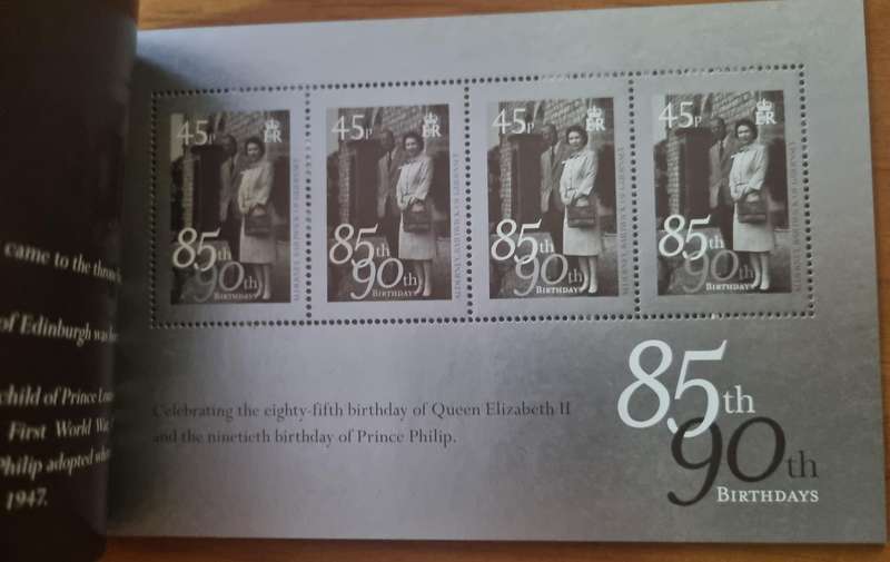 GUERNSEY 2011 QUEEN ELIZABETH'S 85TH BIRTHDAY + PRINCE PHILIP'S 90TH PRESTIGE BOOKLET MINT.