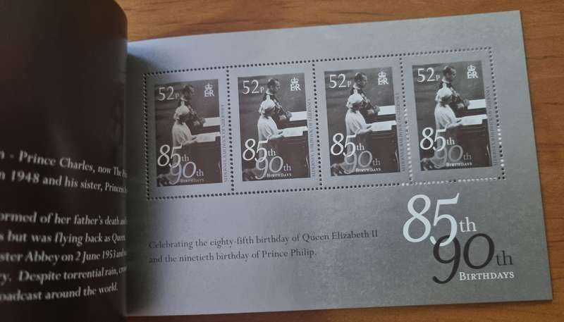 GUERNSEY 2011 QUEEN ELIZABETH'S 85TH BIRTHDAY + PRINCE PHILIP'S 90TH PRESTIGE BOOKLET MINT.