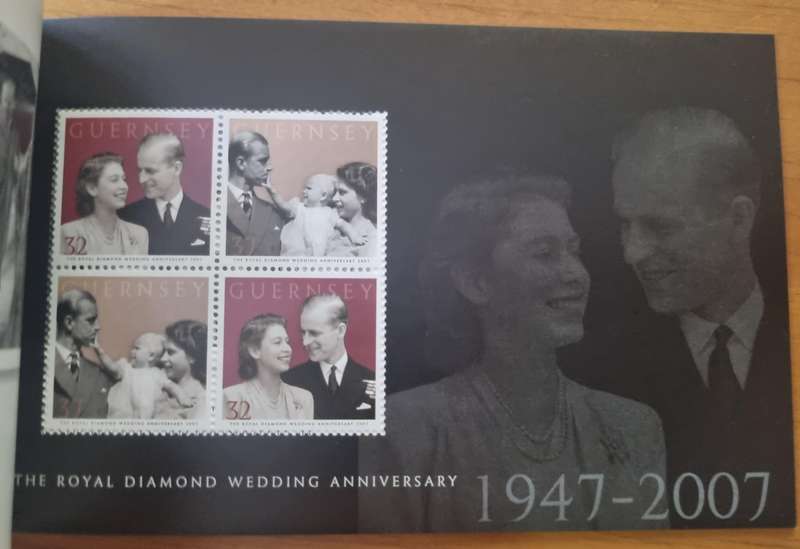 GUERNSEY 2007 THE ROYAL DIAMOND WEDDING ANNIVERSARY PRESTIGE STAMP BOOKLET MINT. SB84. AS PER IMAGES