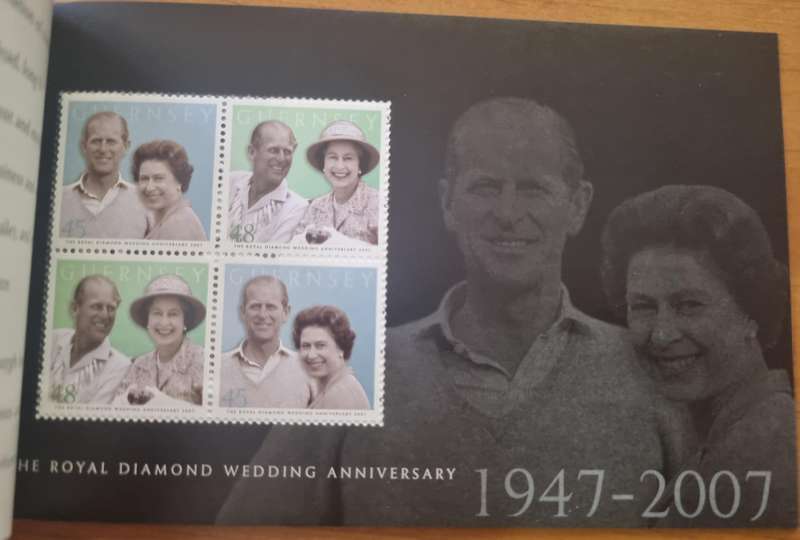 GUERNSEY 2007 THE ROYAL DIAMOND WEDDING ANNIVERSARY PRESTIGE STAMP BOOKLET MINT. SB84. AS PER IMAGES
