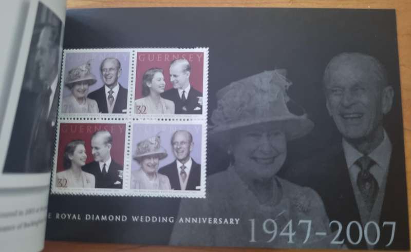 GUERNSEY 2007 THE ROYAL DIAMOND WEDDING ANNIVERSARY PRESTIGE STAMP BOOKLET MINT. SB84. AS PER IMAGES