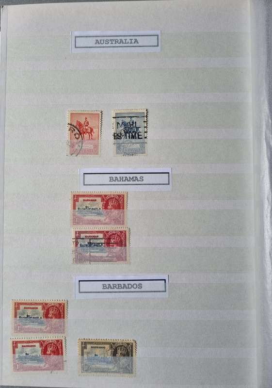 LINDER ALBUM WITH 1935 MINT/USED KGV SILVER JUBILEE STAMPS. AS PER IMAGES. NB: PLEASE READ BELOW.