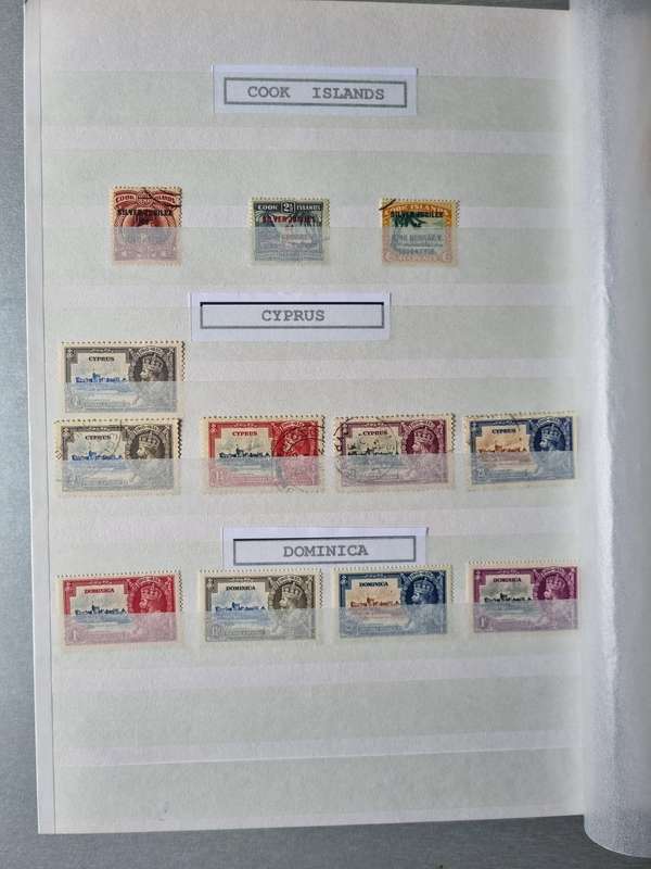 LINDER ALBUM WITH 1935 MINT/USED KGV SILVER JUBILEE STAMPS. AS PER IMAGES. NB: PLEASE READ BELOW.
