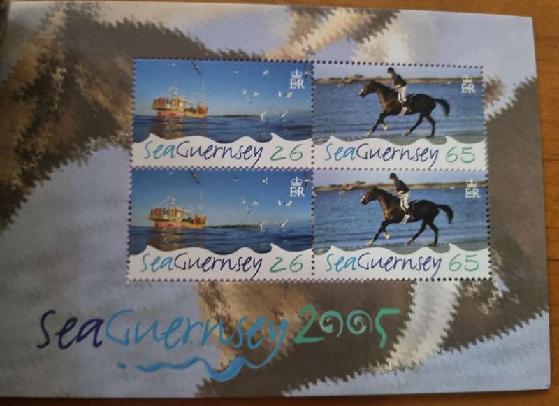 GUERNSEY 2005 SEA GUERNSEY COMPLETE MINT PRESTIGE BOOKLET SB78. AS PER IMAGES. GREAT ITEM.