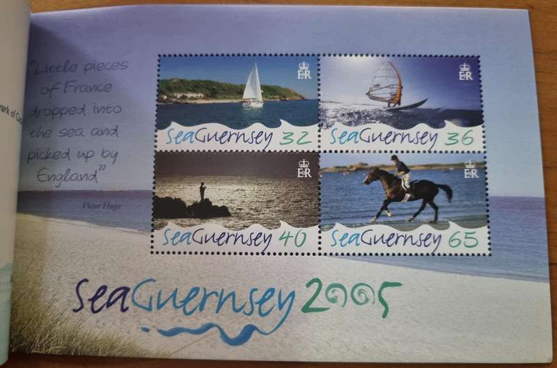 GUERNSEY 2005 SEA GUERNSEY COMPLETE MINT PRESTIGE BOOKLET SB78. AS PER IMAGES. GREAT ITEM.