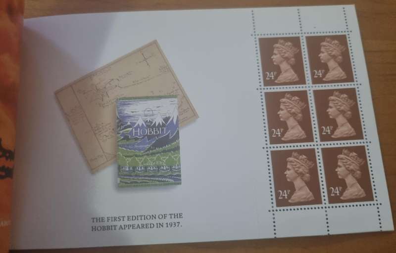GB 1992 BIRTH CENTENARY OF JRR TOLKIEN (AUTHOR) MINT+COMPLETE 6 POUND BOOKLET. SG DX14. CV GBP 25.