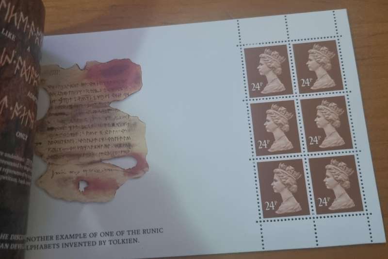 GB 1992 BIRTH CENTENARY OF JRR TOLKIEN (AUTHOR) MINT+COMPLETE 6 POUND BOOKLET. SG DX14. CV GBP 25.
