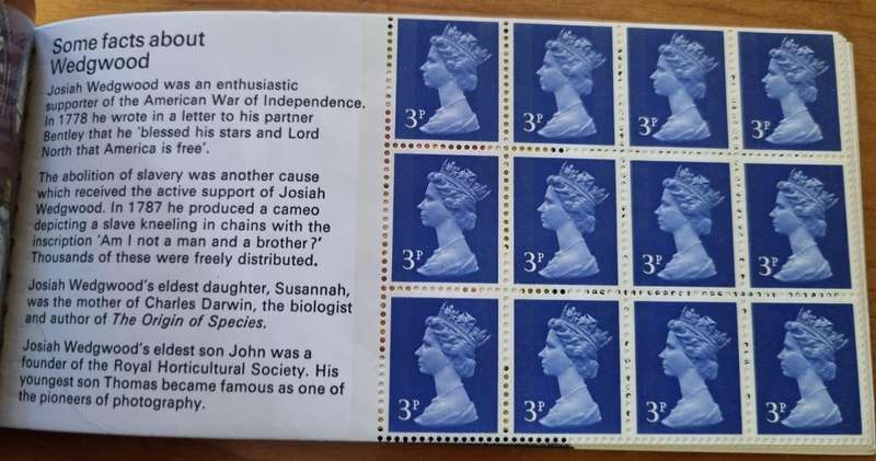 GB 1972 'The Story of Wedgwood' mint and complete booklet DX1. CV GBP 15 - trimmed perfs 1/2d pane.