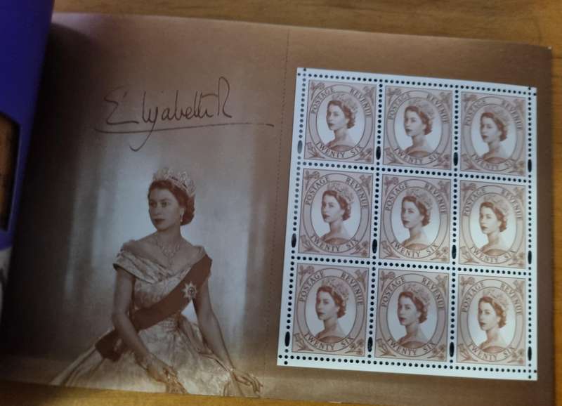 GB 1998 The Wildings Definitive mint and complete prestige booklet - SG dx20 - as per images.