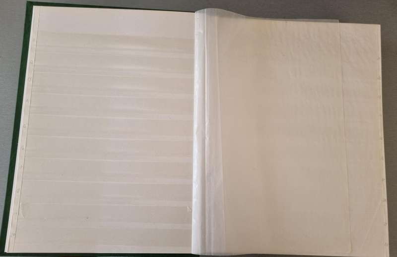 PRINZ 4032 EMPTY ALBUM 2ND HAND IN GOOD NICK. 32 PAGES/64 SIDES.