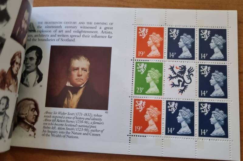 GB 1989 `The Scots Connection` prestige booklet SGDX10 with scarcer 'World Stamp Expo' overprint.