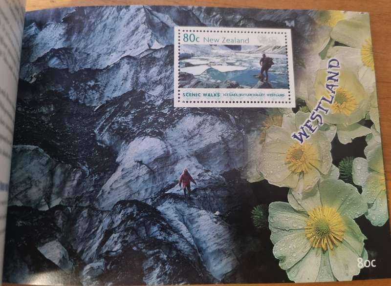 New Zealand 1999 Scenic Walks prestige souvenir mini sheet booklet mint  as per images  good value