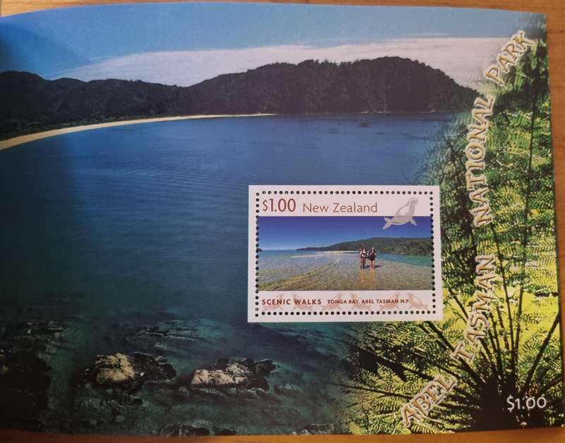 New Zealand 1999 Scenic Walks prestige souvenir mini sheet booklet mint  as per images  good value