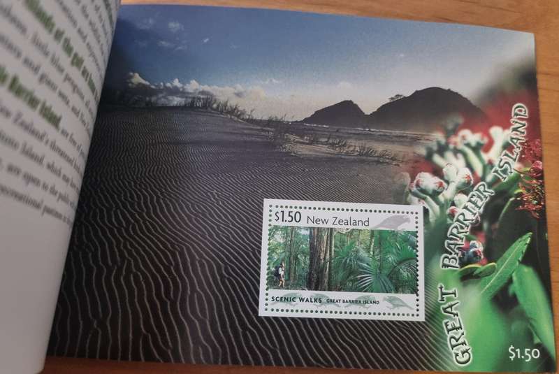 New Zealand 1999 Scenic Walks prestige souvenir mini sheet booklet mint  as per images  good value