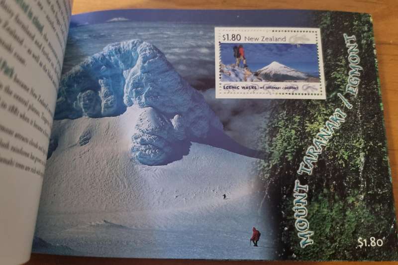 New Zealand 1999 Scenic Walks prestige souvenir mini sheet booklet mint  as per images  good value