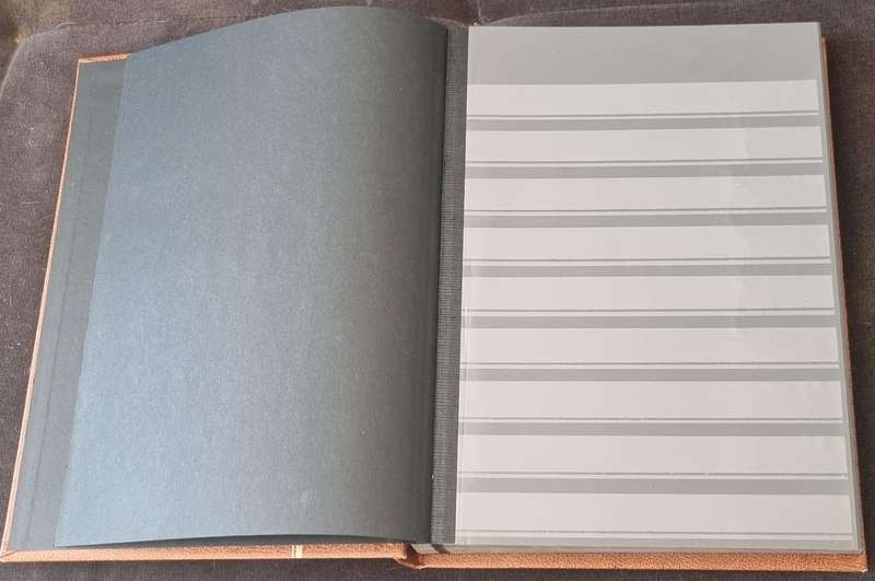Kabe HKSD empty album 2nd hand (16 black pages/32 sides) - as per images.