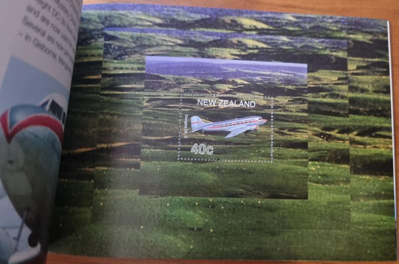 New Zealand 2001 aircraft souvenir mini sheet prestige booklet mint.