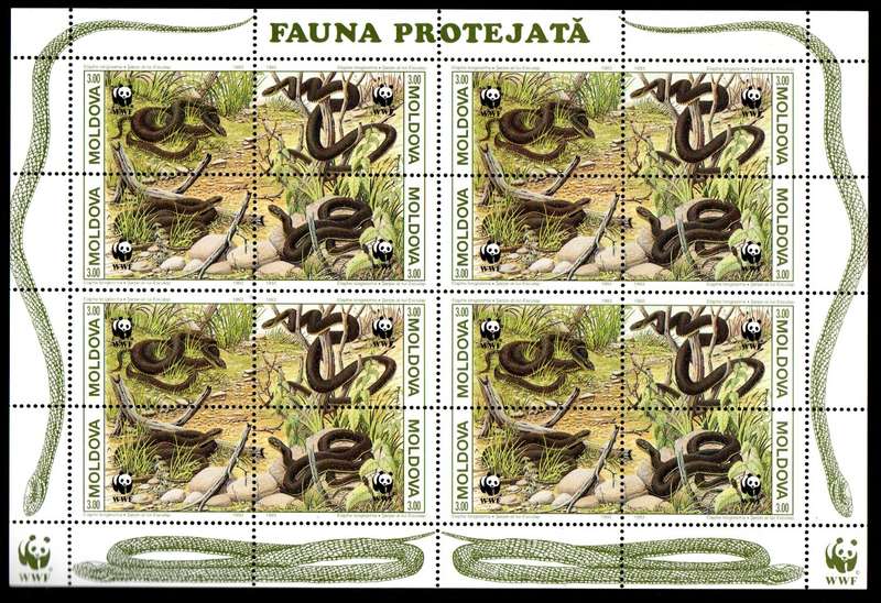 MOLDOVA 1993 PROTECTED ANIMALS - SNAKES (WWF) SETENANT SHEET OF (X16). SG57-60. AS PER SCANS.