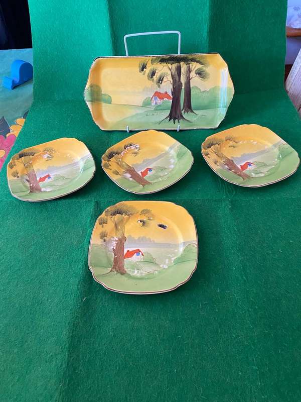 VINTAGE SERVING PLATE PLUS 4 SIDEPLATES