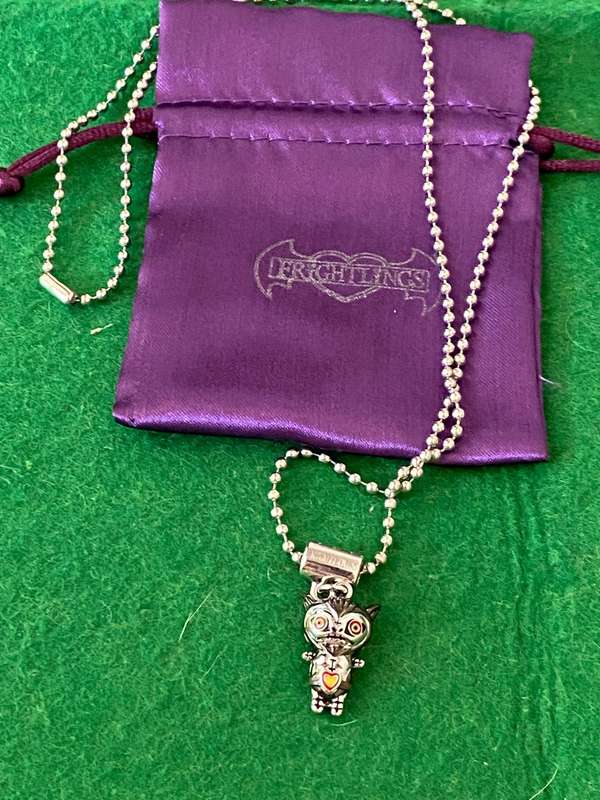 FRIGHTLINGS UK SOLID SILVER PENDANT AND CHAIN