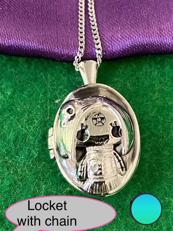 FRIGHTLINGS UK SOLID SILVER LOCKET AND CHAIN