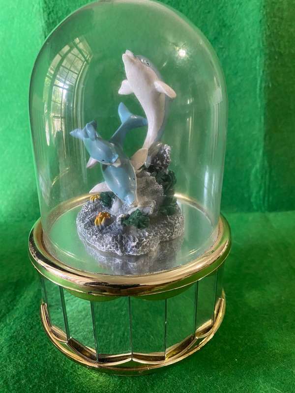 DOLPHIN MUSICAL GLOBE