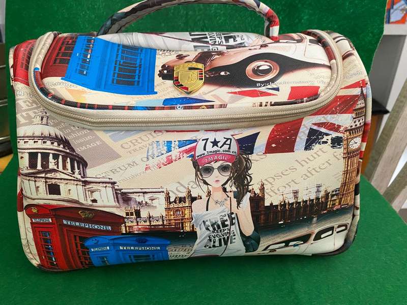 VANITY CASE