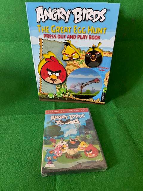 ANGRY BIRD PRESS OUT AND PLAY BOOK PLUS SEASON 1 DVD