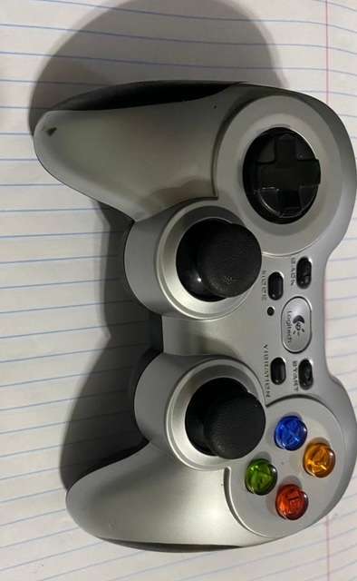 LOGITECH WIRELESS GAMEPAD. F710