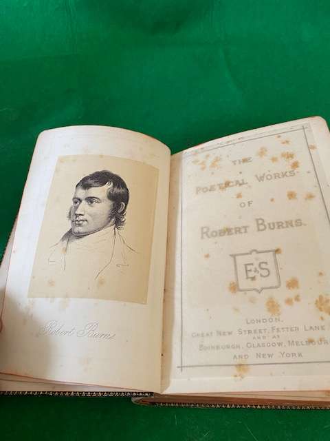 LEATHER BOUND ANTIQUE ROBERT BURNS POETICAL WORKS