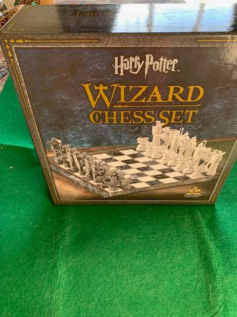 Harry Potter THE NOBLE COLLECTION WIZARD CHESS SET