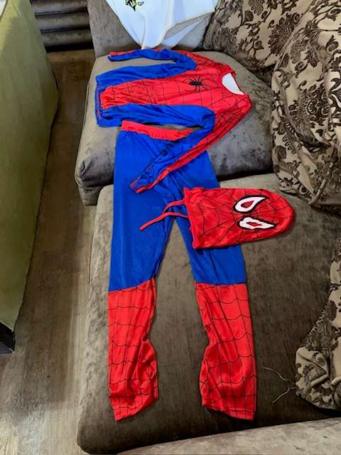 SPIDERMAN SUIT  5/6 YEARS