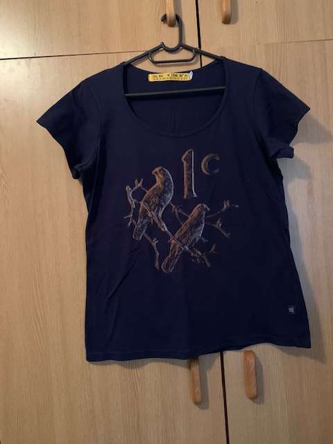 LADIES T SHIRT WITH 1c  DESIGN