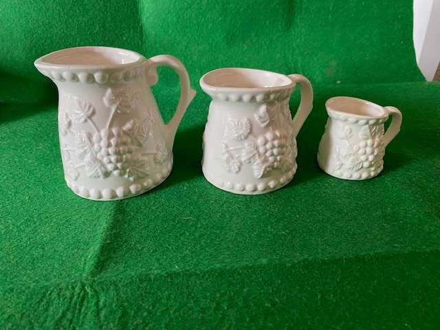VINTAGE PORCELEIN MEASURING CUPS WITH GRAPE DESIGN