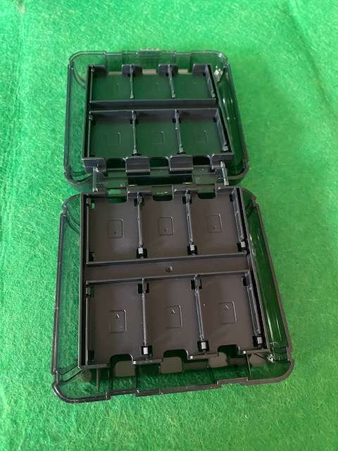 BRANDED NINTENDO SWITCH  DE-LUXE HARD COVER GAME CASE (24)