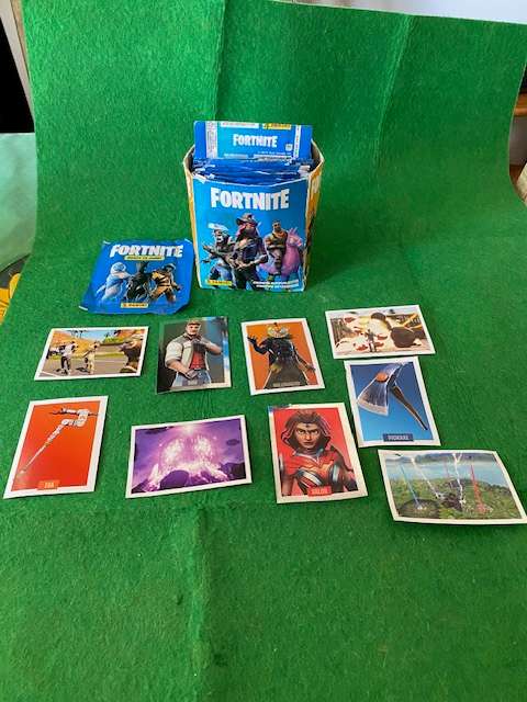 FORTNITE STICKER CARDS BOX WITH 73 PACKS (EACH PACK 5 CARDS)